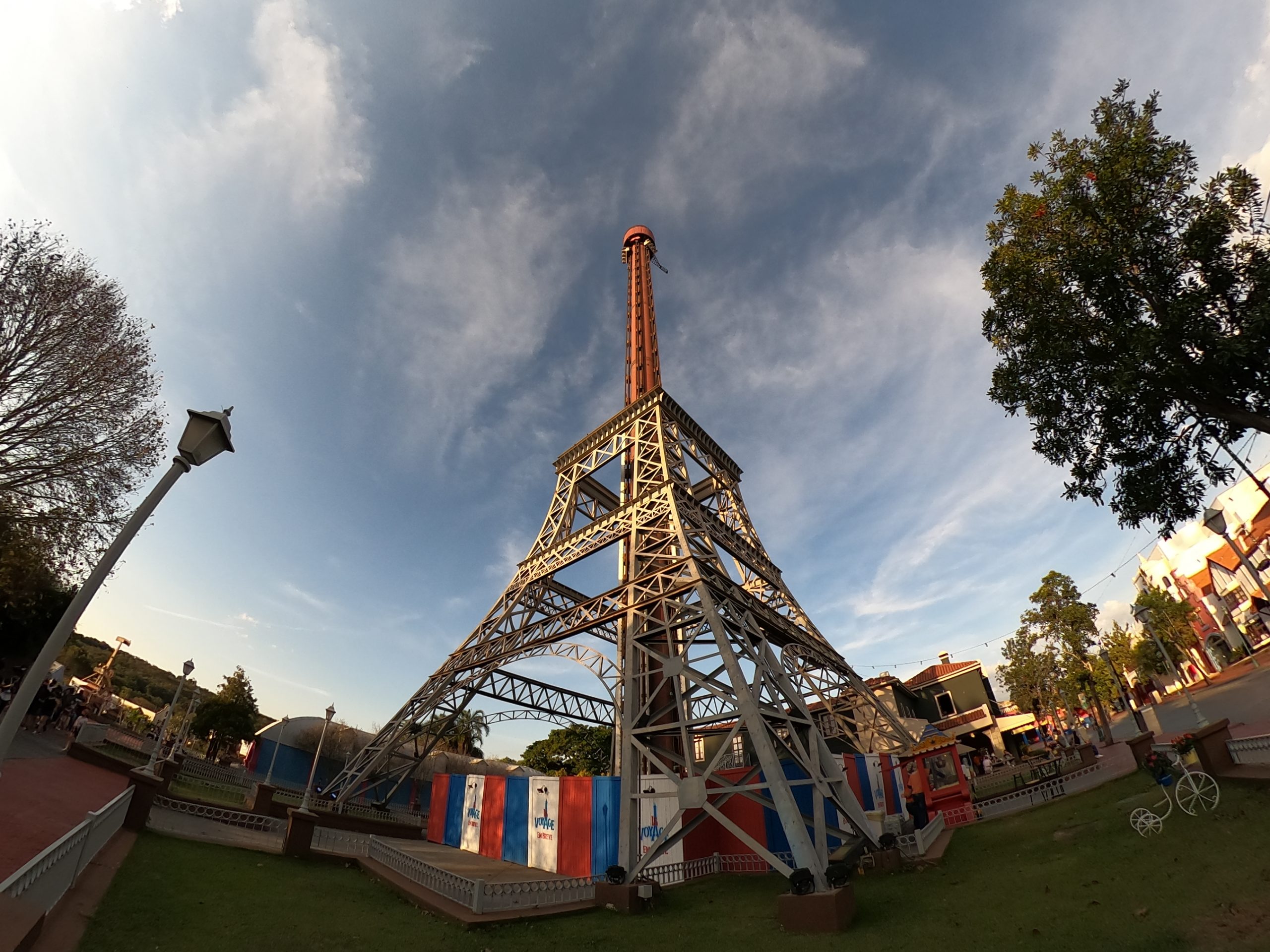 LA TOUR EIFFEL - TORRE DE QUEDA LIVRE DO HOPI HARI - (LE VOYAGE) ELEVADOR!  SAUDADES 